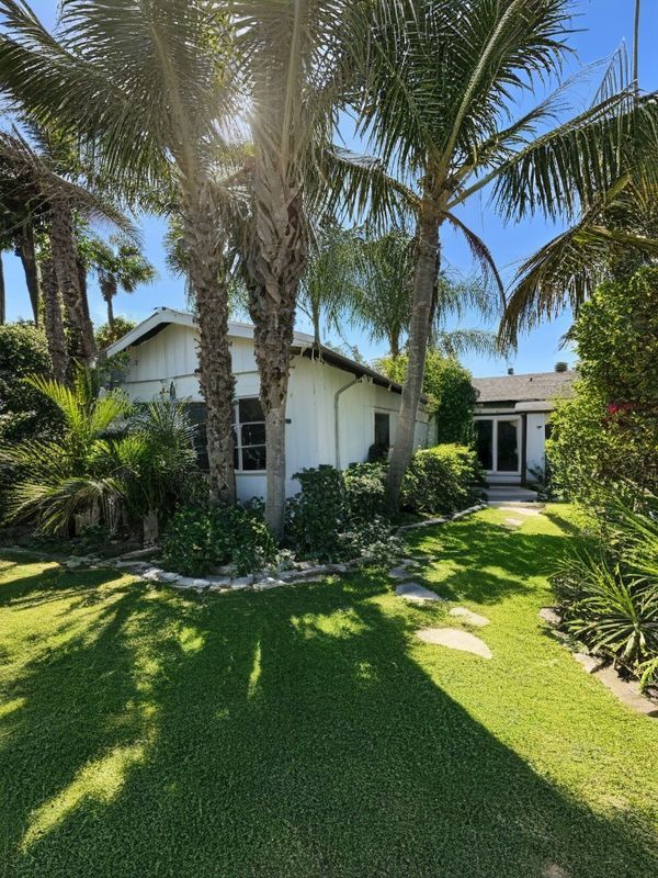 Foto principal - 15693 Olden St