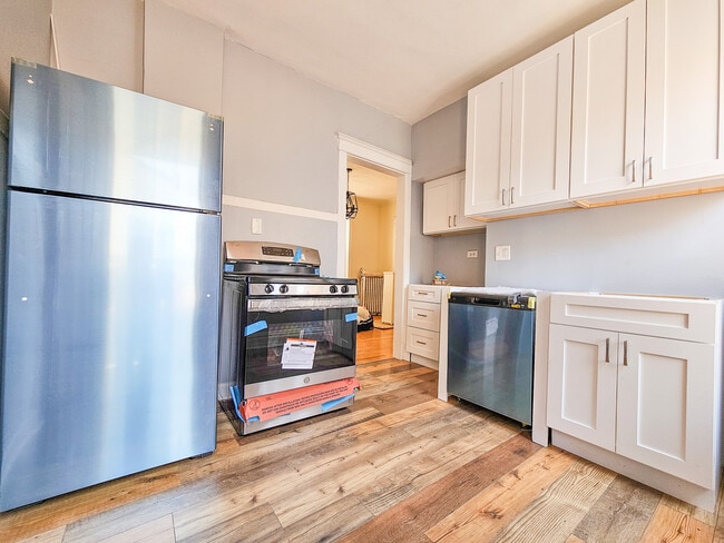 Building Photo - 1844 W Grace St