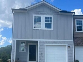 Building Photo - 2099 Emerson Dr