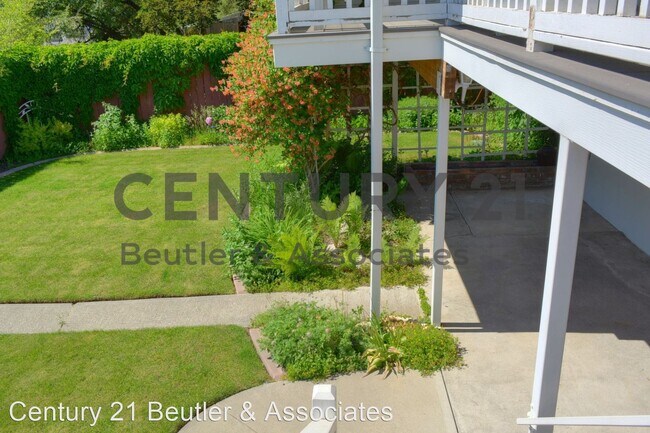 Building Photo - 2 br, 2 bath House - 6011 N Forest Blvd