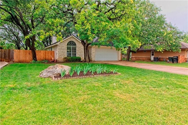 Building Photo - 1002 Garden View Dr