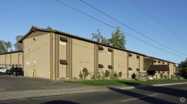 Building Photo - Elevate at 27th