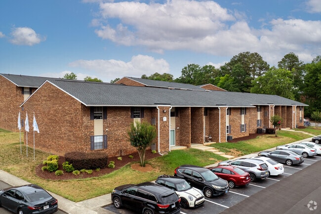 Building Photo - Carolina - Students save up to 10%!
