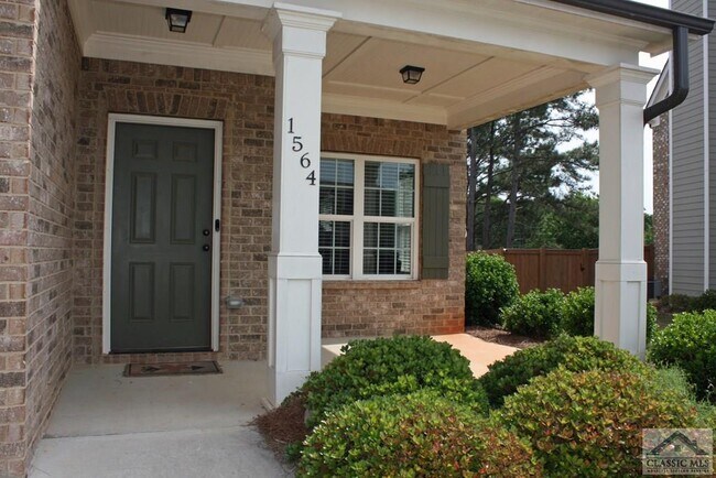 Foto del edificio - 1564 Cold Tree Ln