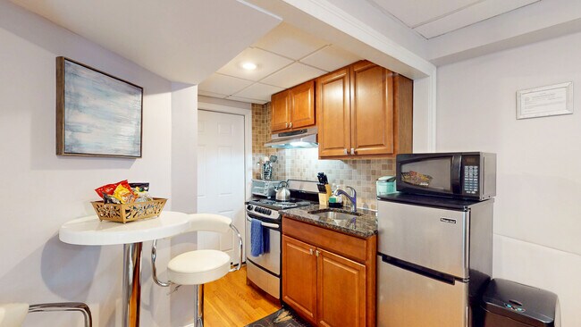 Foto del edificio - 1029 Beacon St