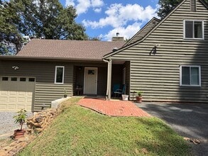 Building Photo - 1327 Gristmill Dr