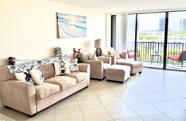 Foto del edificio - 3703 NE 166th St