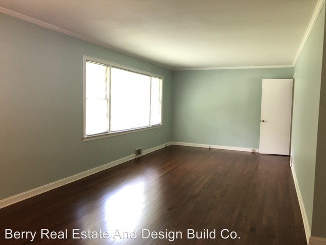 Building Photo - 2483 Hunting Valley Dr