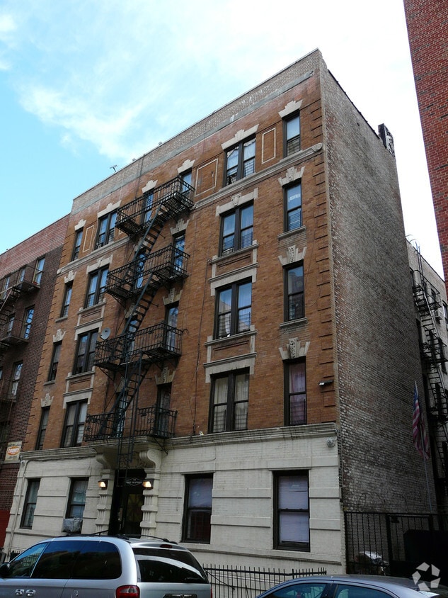 Building Photo - 15 E 199th St