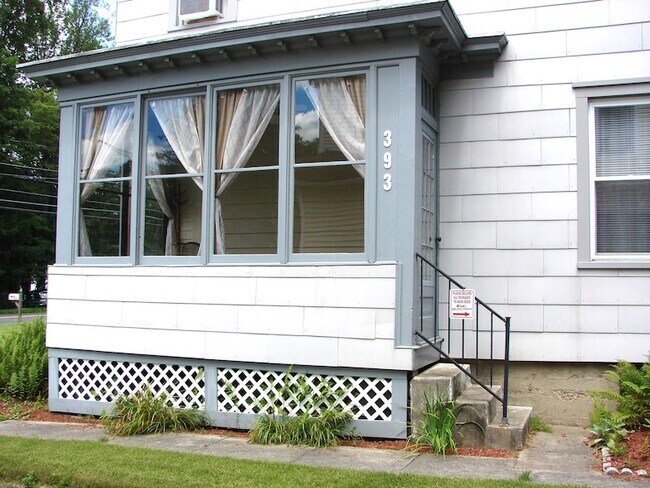 Foto del edificio - 393 Plainville Ave