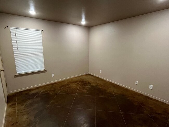 Foto del edificio - 1123 E 13th St