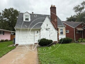 Building Photo - 930 Secor Rd
