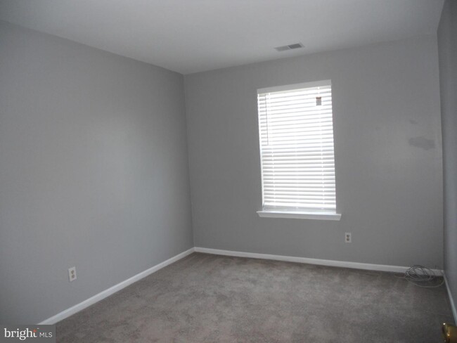 Building Photo - 931 Northridge Dr