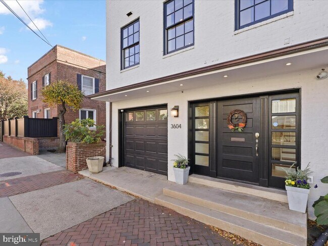 Foto del edificio - 3604 Prospect St NW