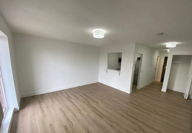 Foto del edificio - 741 E 6th St