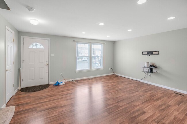 Foto del edificio - Lovely 2 BR/2 BA Townhome in Bowie!