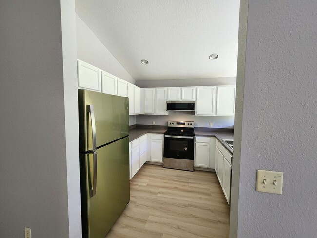 Foto del edificio - 340-342 Rogen St