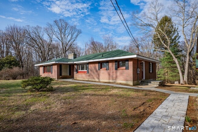 Building Photo - 220 Upper Grassy Hill Rd