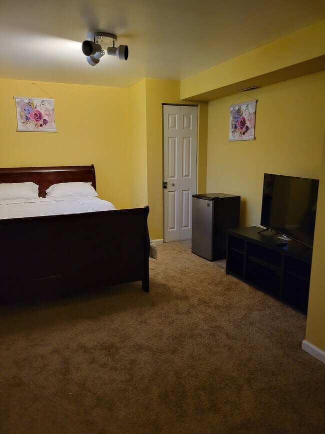 Bedroom 2 - 10 Dreher Ave