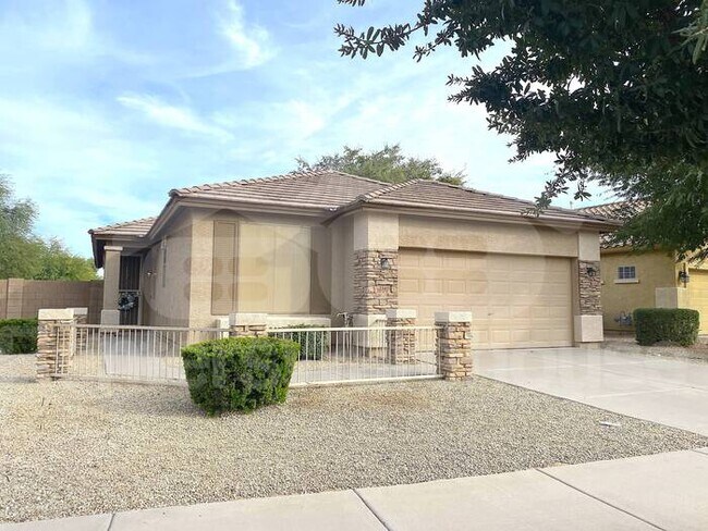 Foto del edificio - Golf Course Home in Queen Creek 3/2 + Den