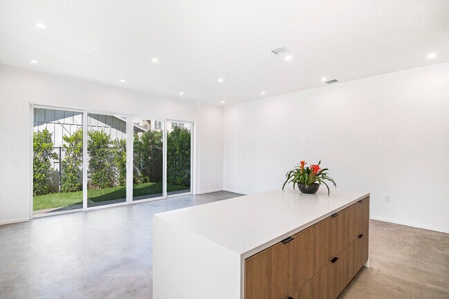 Foto del edificio - 4610 Franklin Ave