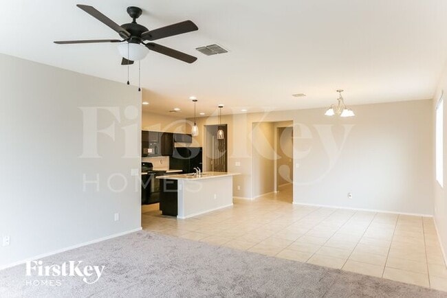 Foto del edificio - 4116 S 185th Ln