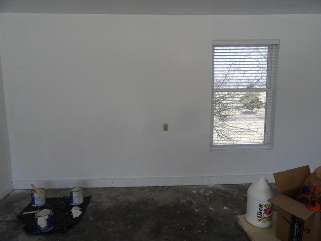 Building Photo - 11000 E St Charles Rd