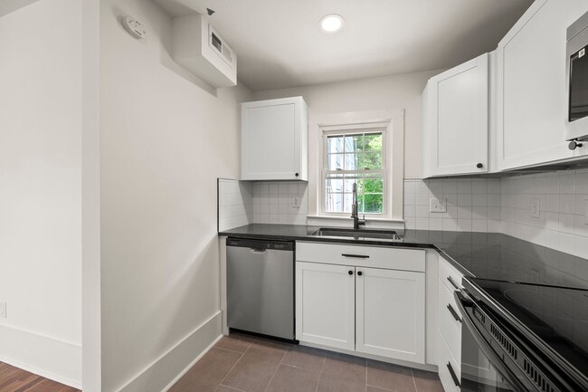Foto del edificio - 1407 Clover St NW