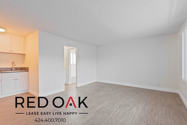 Building Photo - 7466 Rosemead Blvd