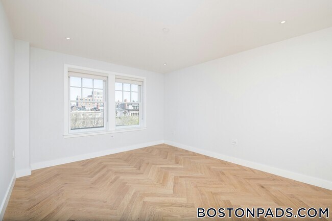 Foto del edificio - 12 Commonwealth Ave