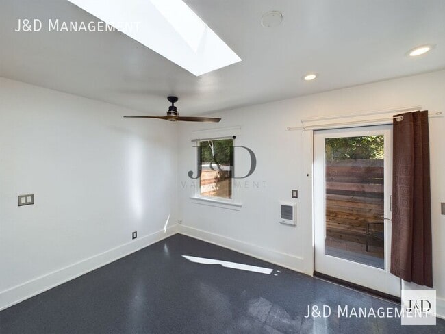 Building Photo - 2126 Mission Ave