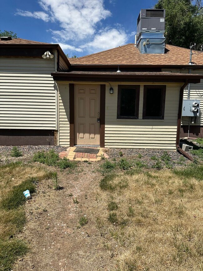 Building Photo - 2304 9th Ave