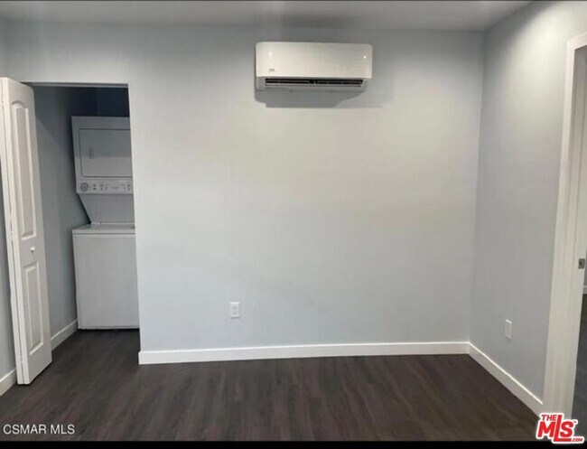 Foto del edificio - 6211 Anastasia Ave