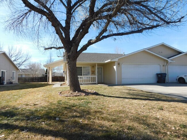 Foto del edificio - Duplex in Family Friendly Neighborhood