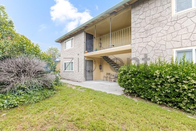 Foto del edificio - 4561 Ashcroft Ave