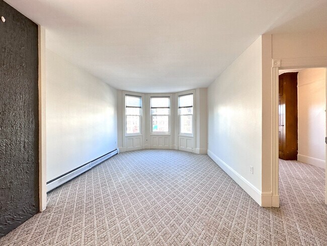 LR - 3324 Park Ave