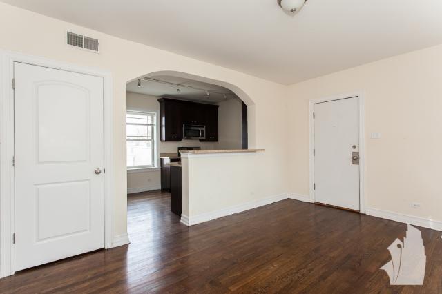 Foto principal - 1 bedroom in Chicago IL 60613