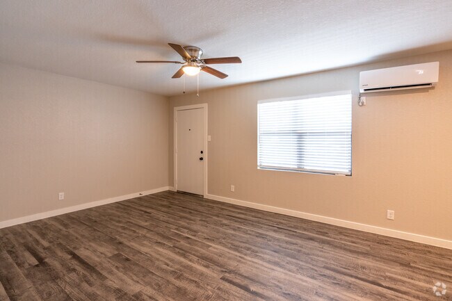 Interior Photo - 5201 Crawford St