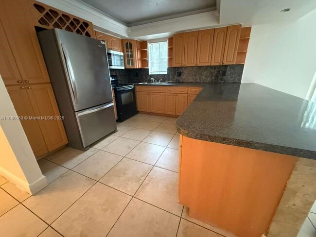 Building Photo - 2660 W 76th St