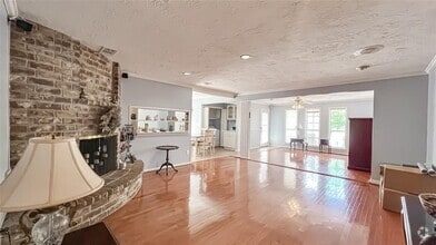 Building Photo - 9206 Hendon Ln