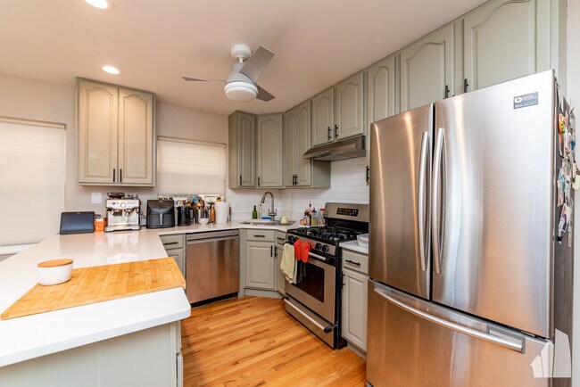 Foto del edificio - 2934 N Ridgeway Ave