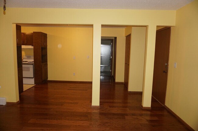 Building Photo - 354 Elton Hills Dr NW