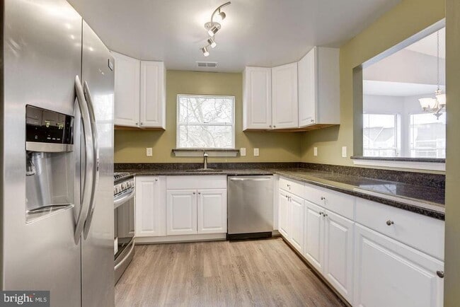 Building Photo - 20579 Snowshoe Square