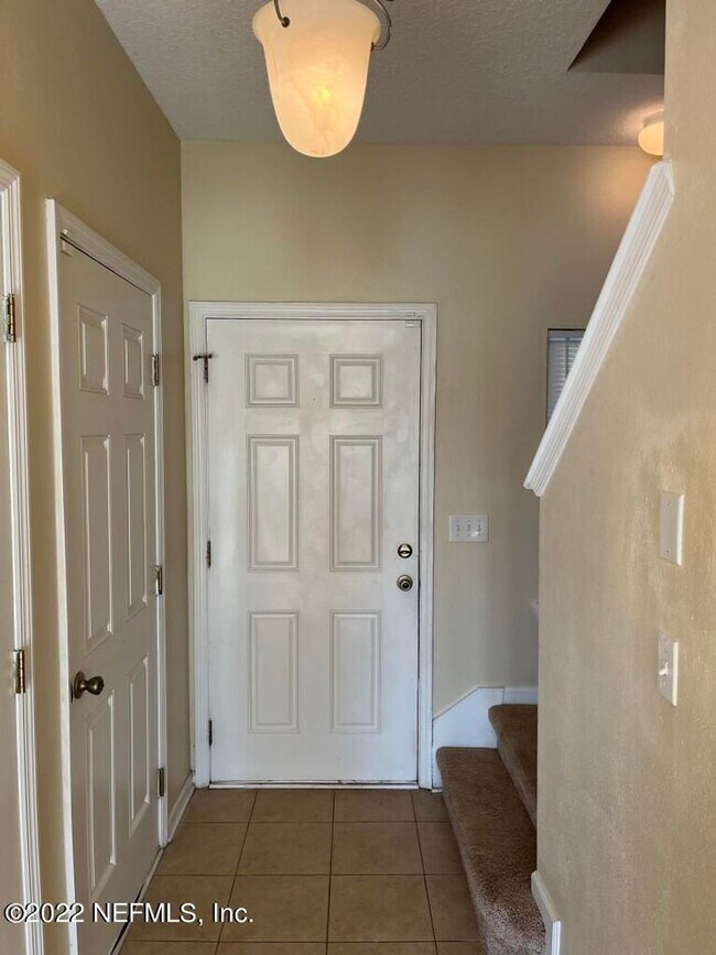 Foto del edificio - Beautiful Townhome in Biscayne Bay!