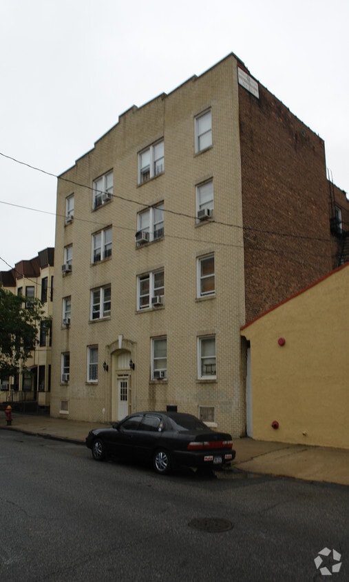 Building Photo - 78 Lawrence St