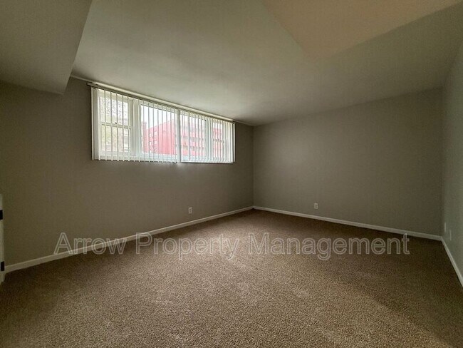 Foto del edificio - 1621 G-2