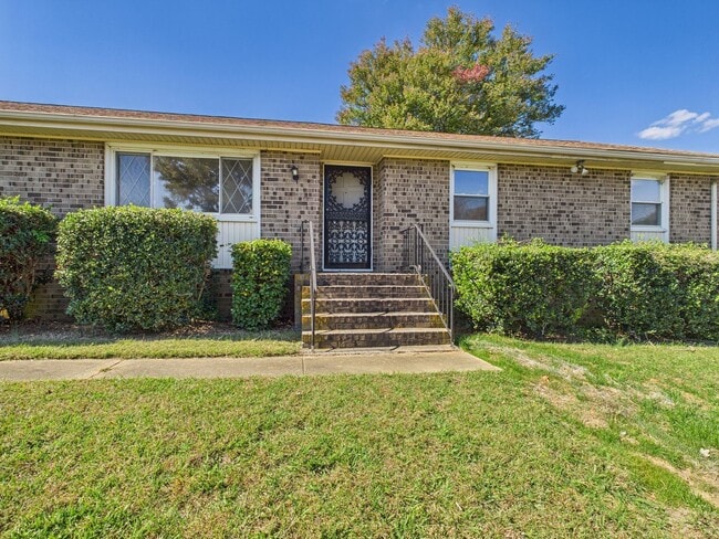 Building Photo - 3702 Broadgate Dr