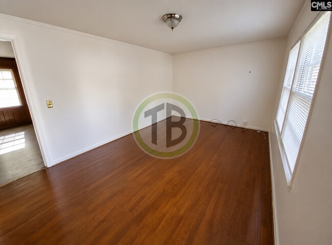 Building Photo - Single-level ranch home near downtown and Bull St District