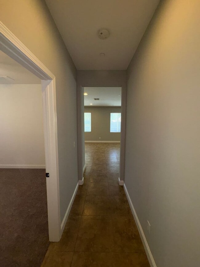 Building Photo - 5-bedroom, 3-bathroom home located in the ...