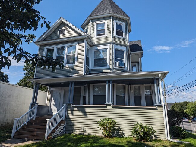 Building Photo - 2295 E Main St